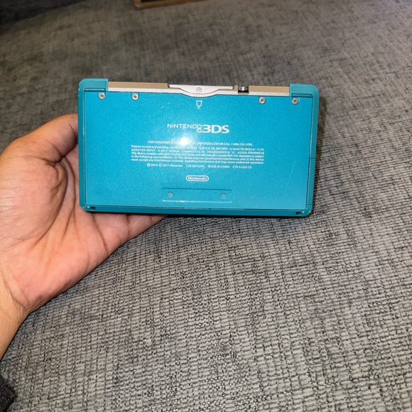 Nintendo 3DS - Picture 3 of 6